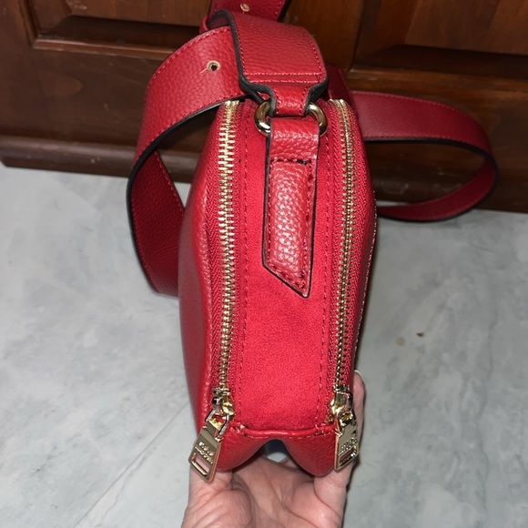 Steve Madden Crossbody shoulder bag NWOT Red VEGAN 1/2 Leather 1/2 Suede Look - Picture 6 of 14